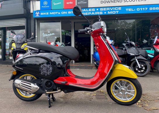 Vespa Primavera 125cc Special Edition Mickey Mouse 