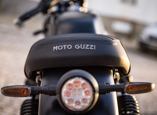 Motoguzzi V7 Range Galleryimage Half 870X636 1