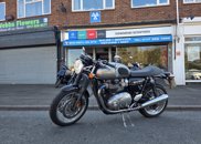Triumph Thruxton 1200 image